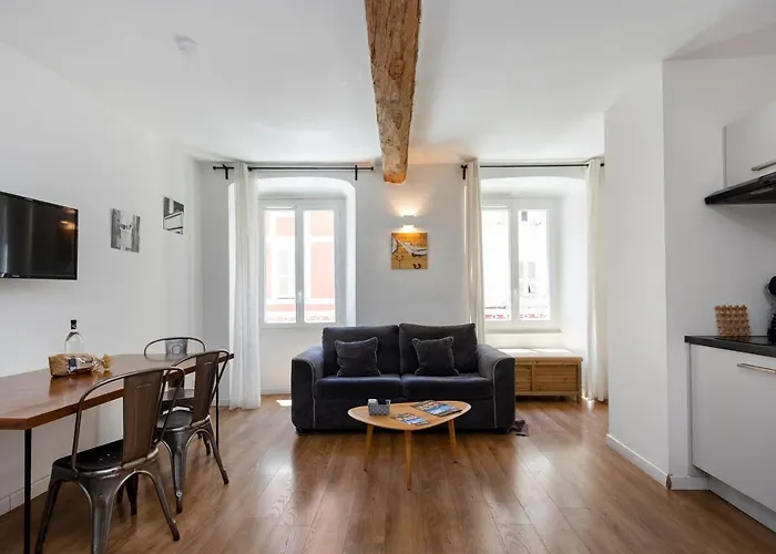 公寓 Appartements T2 Rue Conventionnel Chiappe, Quartier Citadelle Port 阿雅克肖