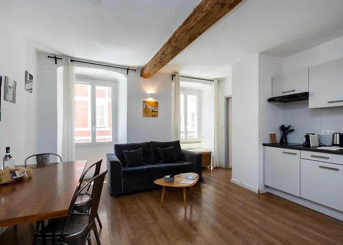 Appartements T2 Rue Conventionnel Chiappe, Quartier Citadelle Port 公寓 *