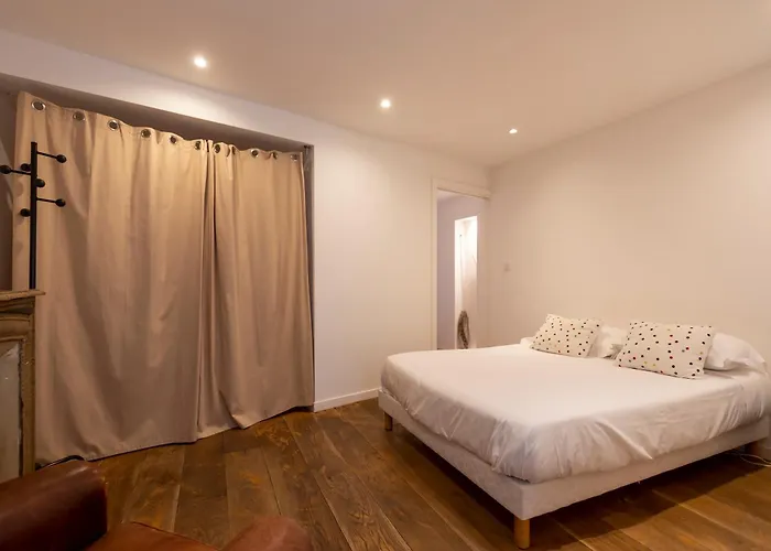 Appartements T2 Rue Conventionnel Chiappe, Quartier Citadelle Port 阿雅克肖