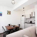 Appartements T2 Rue Conventionnel Chiappe, Quartier Citadelle Port Apartman *