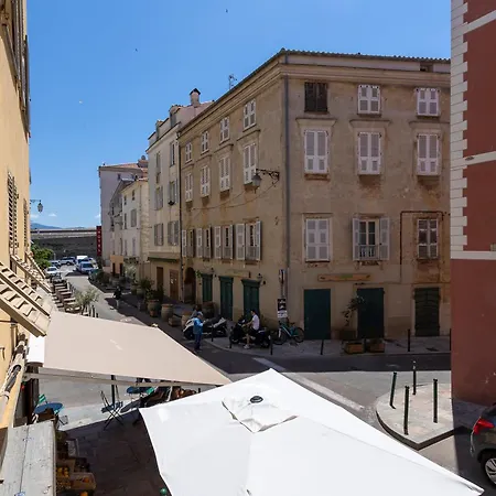 Appartements au cœur de la vieille ville piétonne&Citadelle