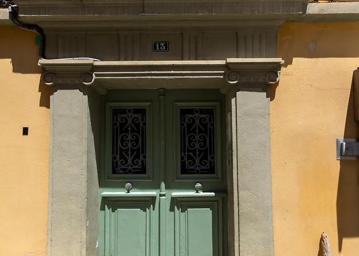 Appartements T2 Rue Conventionnel Chiappe, Quartier Citadelle Port Ajaccio (Corsica)