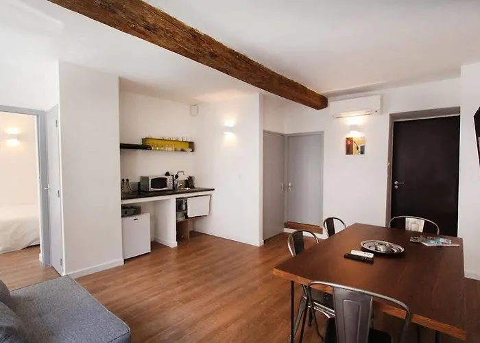 Appartements T2 Rue Conventionnel Chiappe, Quartier Citadelle Port *